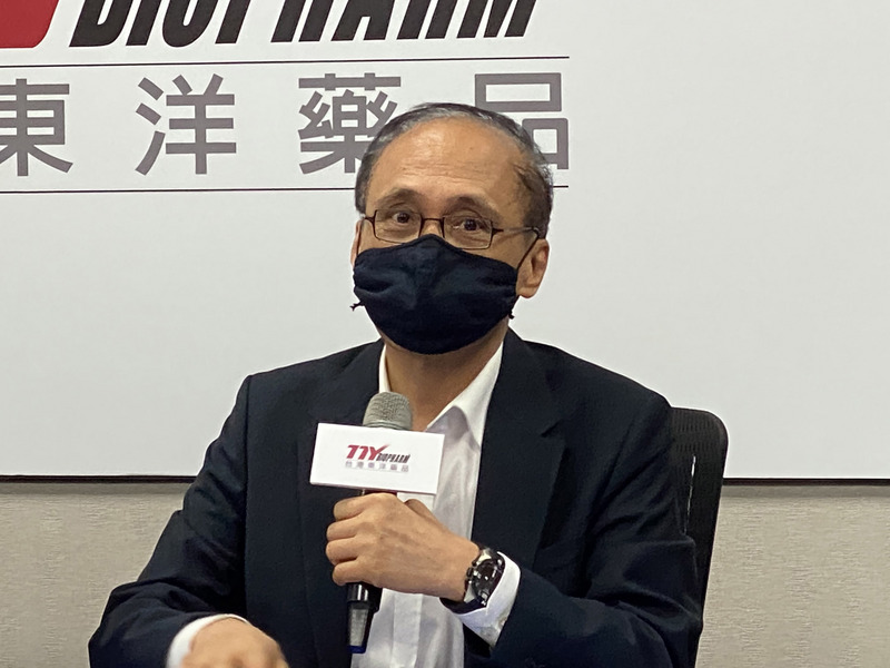 台灣東洋3日宣布，無法如期代理該疫苗進口。圖為台灣東洋董事長林全。(圖：中央社)