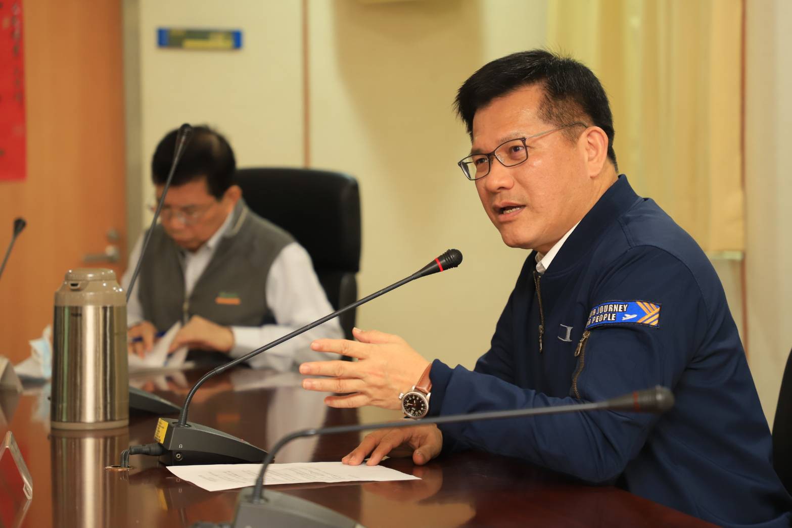 交通部長林佳龍6日責成觀光局邀集地方政府掌握供需總量，並研議跨縣市調控機制。(交通部提供)