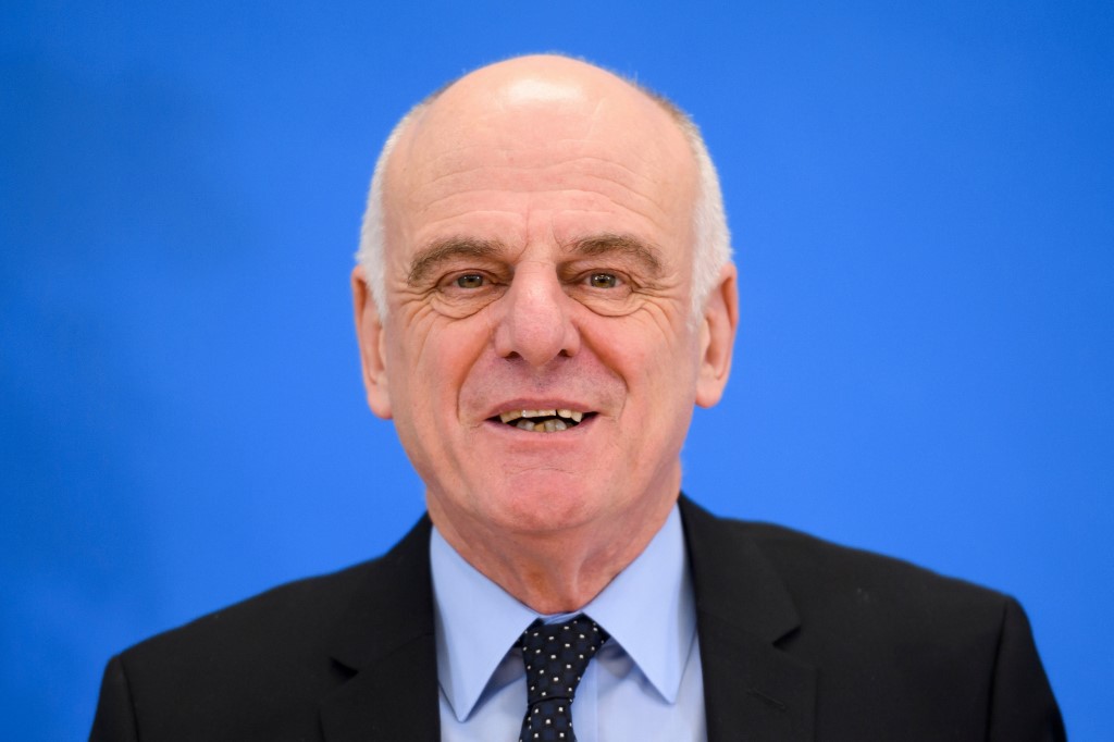 世衛特使納巴羅 (David Nabarro)(推特)