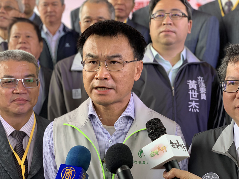 農委會主委陳吉仲17日表示，水稻停灌每公頃新台幣14萬元補助，可具體保證一定遠高於桃園市、新竹與苗栗縣農民可得到的收入。(圖: 中央社)