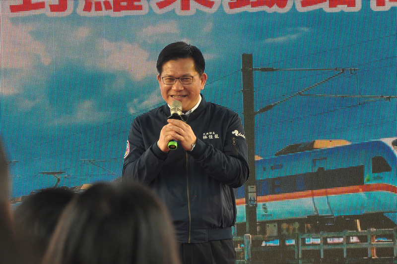 交通部長林佳龍（圖）19日到宜蘭視察時表示，交通部整體規劃全台軌道網路「6小時生活圈」，無論是建設宜蘭或屏東，國民都受益。(圖：中央社)