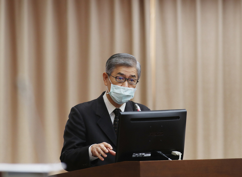 低利時代來臨，大量資金流向房市，導致近期房價高漲，國民黨立委曾銘宗22日質詢「目前是不是打房時機？」金管會主委黃天牧（圖）回答，國發會日前已邀集相關部會討論，但就金管會關切部分，目前金融業房貸相關資產品質相對良好。(圖：中央社)