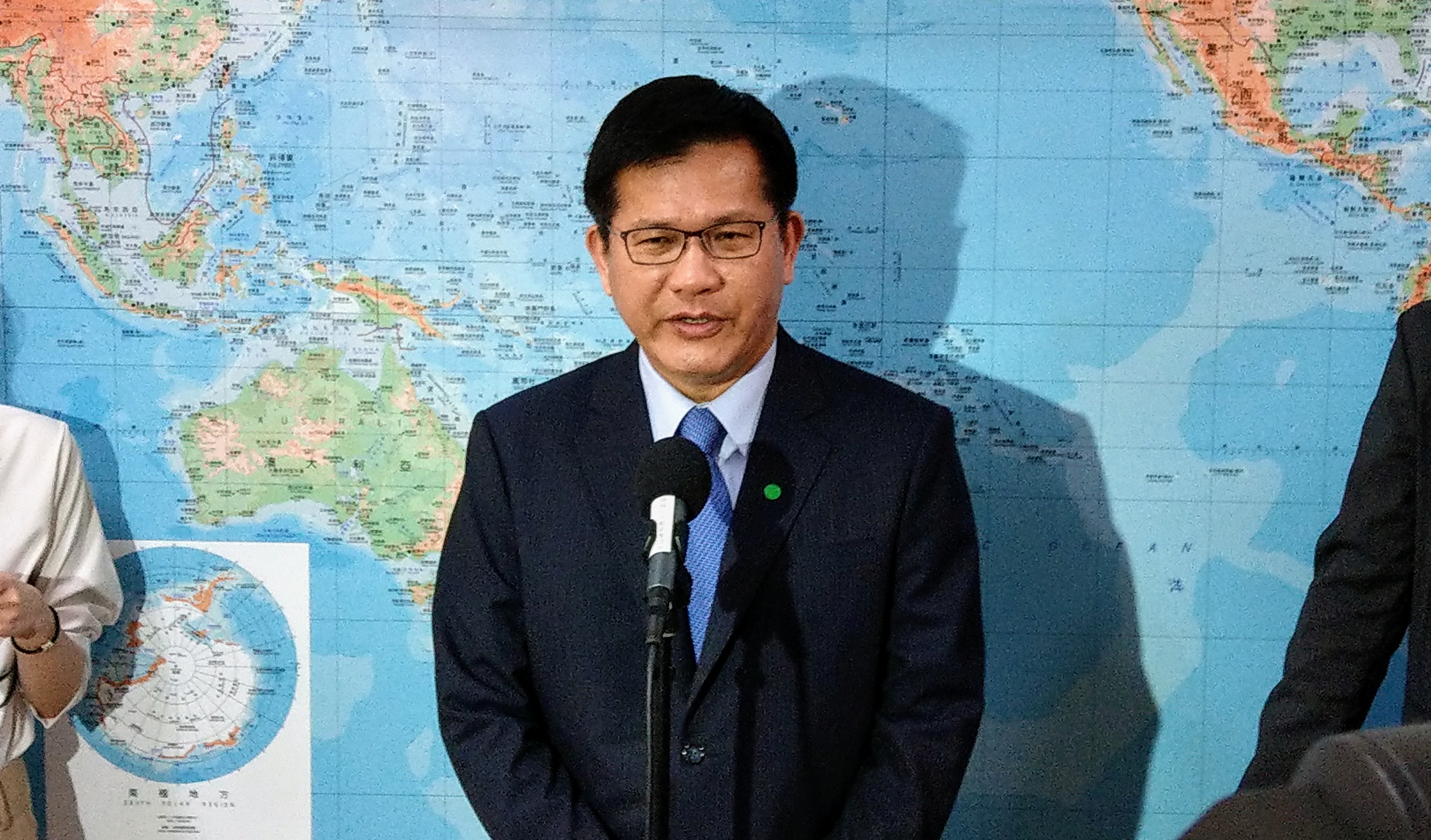 對於台鐵傳出斷軌事件，交通部長林佳龍表示會擴大究責、加重懲處。(歐陽夢萍 攝)