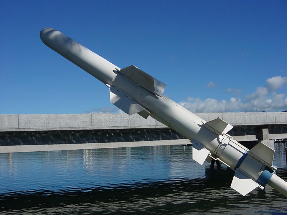 魚叉飛彈可從岸基、潛艦、水面艦與空中等不同載台發射。 (圖：取自維基百科)