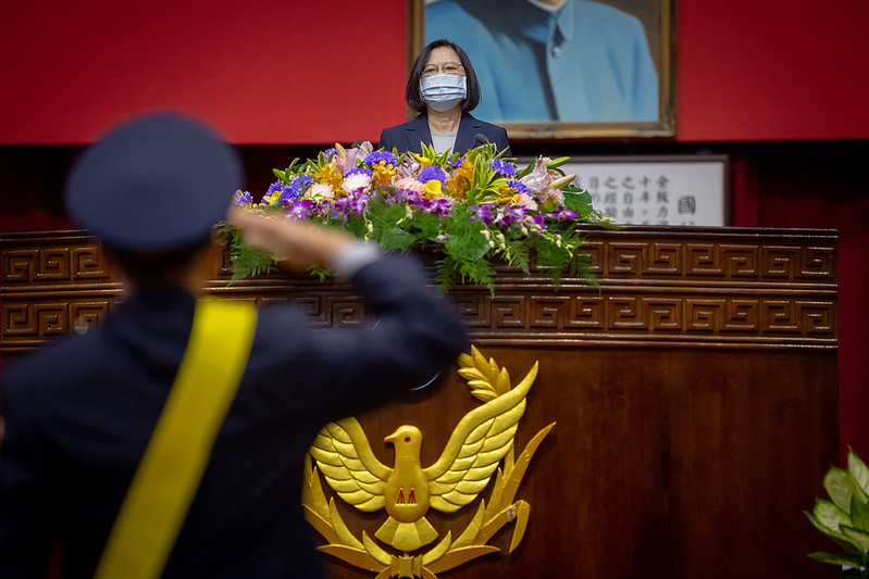 蔡英文總統出席警專校慶，勉勵學生將訓練變成本能，才能在守護國人的同時也保護自己。(總統府提供)