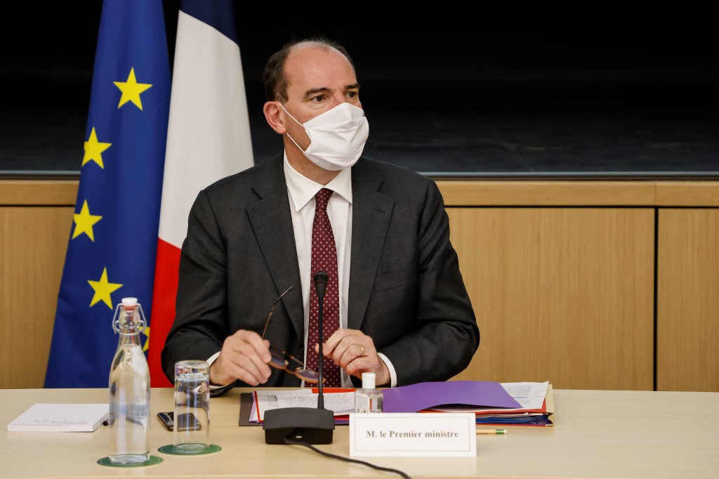 法國總理卡斯特克斯(Jean Castex)27日召開政黨領袖會議，因應COVID-19疫情。 (AFP)