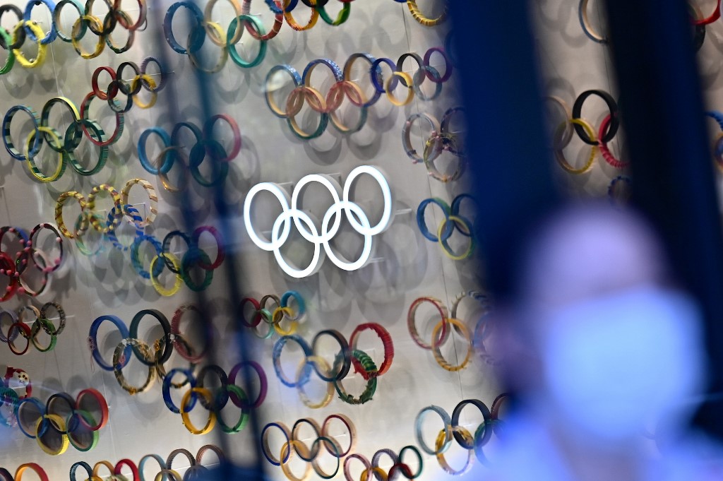 日本讀賣新聞(Yomiuri Shimbun)29日報導，因COVID-19而延期的東京奧運(Tokyo Olympics)，可能較原訂預算多支出19億美元、增幅達到15%。(AFP)