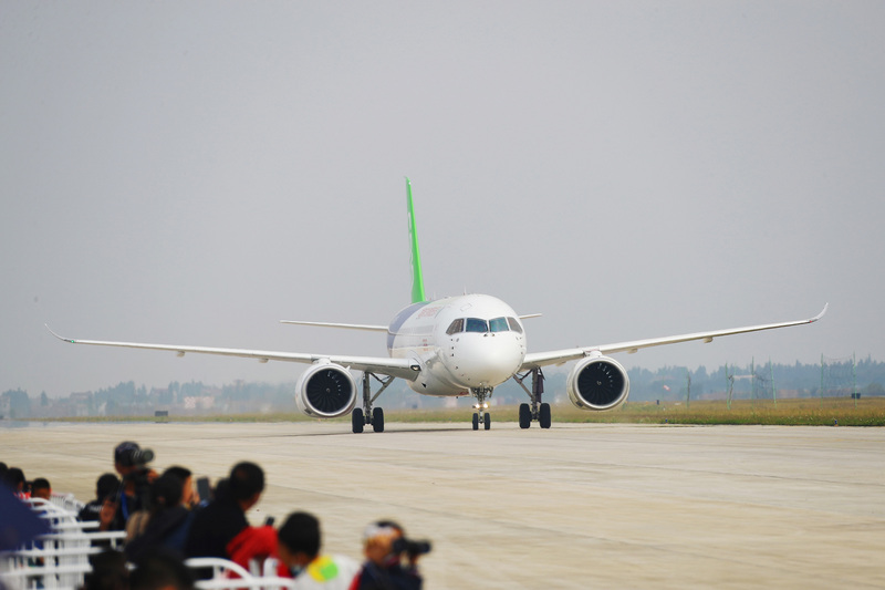 中國自行研製的大型客機C919。（中新社提供）