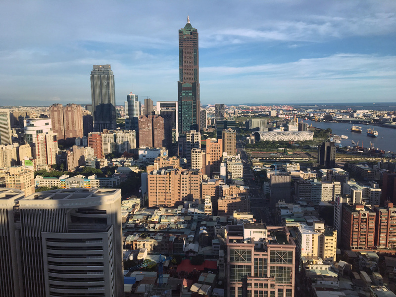 調查顯示，買房意願指數降至近5年低點。圖為高雄市景。(資料照片/中央社)