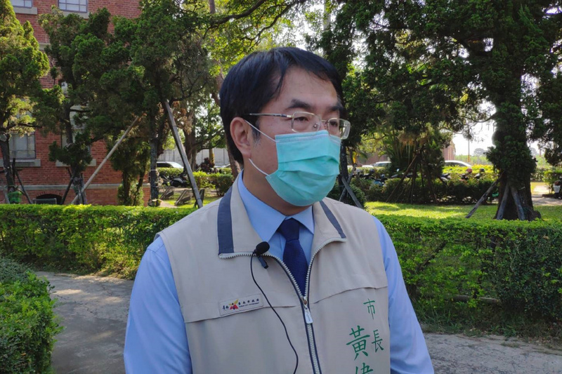 台南市長黃偉哲表示，已要求警方提出行政責任檢討報告，市府處理此事以不包庇、不寬貸為原則。（圖：中央社）