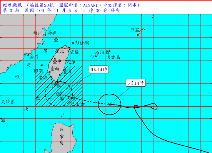 輕度颱風「閃電」持續進逼，5日下午2時的中心位置，已經來到鵝鑾鼻東南東方大約490公里的海面上。(圖：中央氣象局)