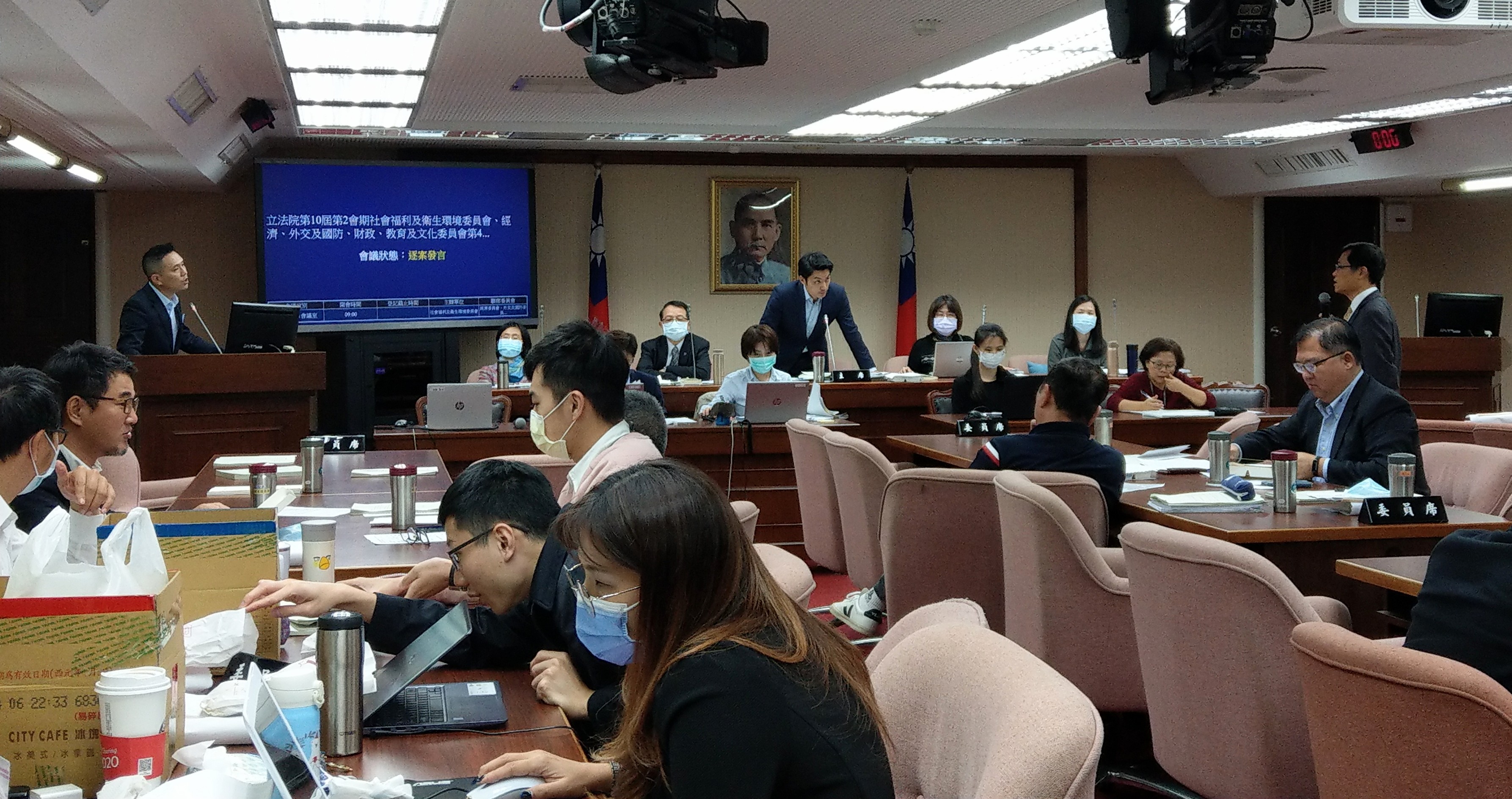 立法院衛環委員會11日繼續審查美豬開放相關行政命令。(劉品希 攝)