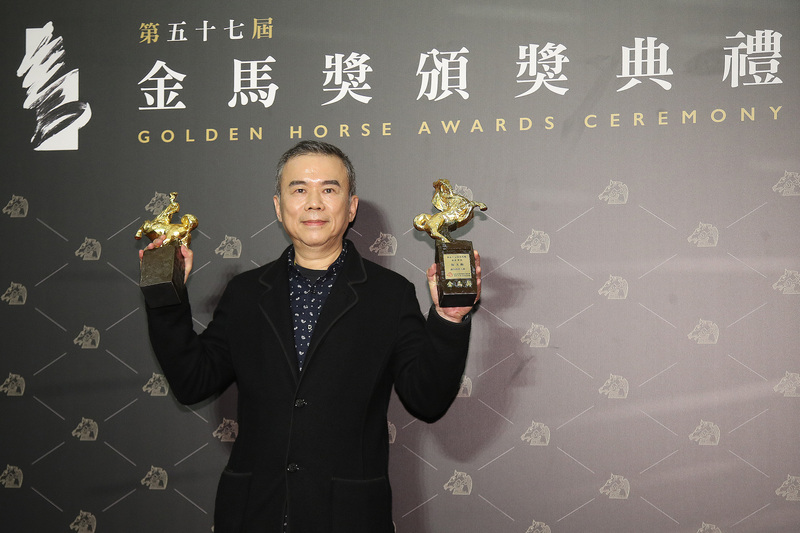 第57屆金馬獎頒獎典禮21日在國父紀念館舉行，最佳導演獎由陳玉勳以「消失的情人節」獲得，再加上最佳原著劇本，個人在本屆金馬已奪下雙獎。(圖：中央社)