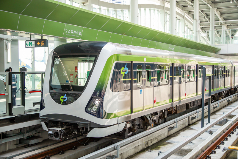 台中捷運綠線21日發生列車異常後暫停試營運，台中捷運公司指出，18列車23日起進行連結器牽引裝置軸心檢測，評估最快30日後恢復試營運。（台中市政府提供）