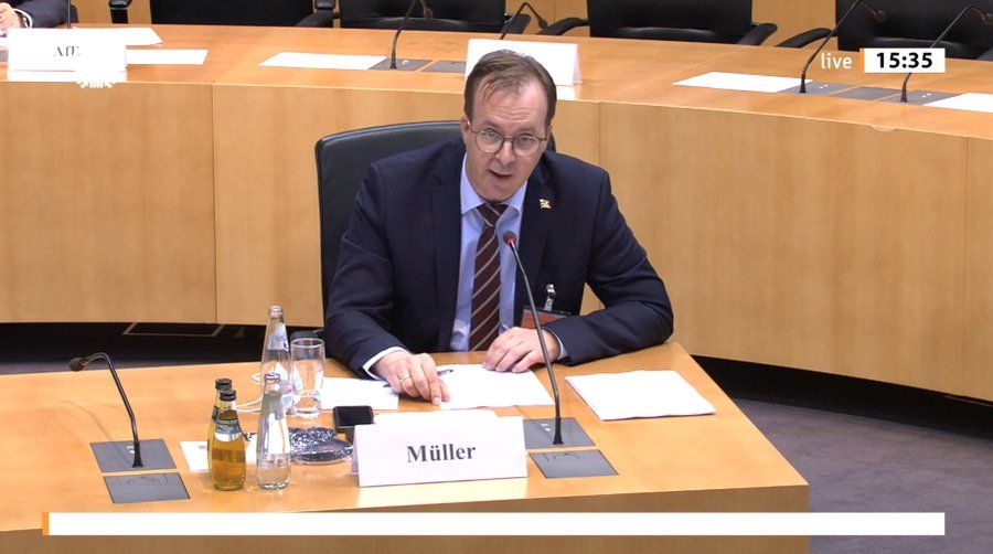 國際聲援西藏運動(ICT)德國分部執行主任穆勒（Kai Müller)，出席德國國會聽證會。(推特)