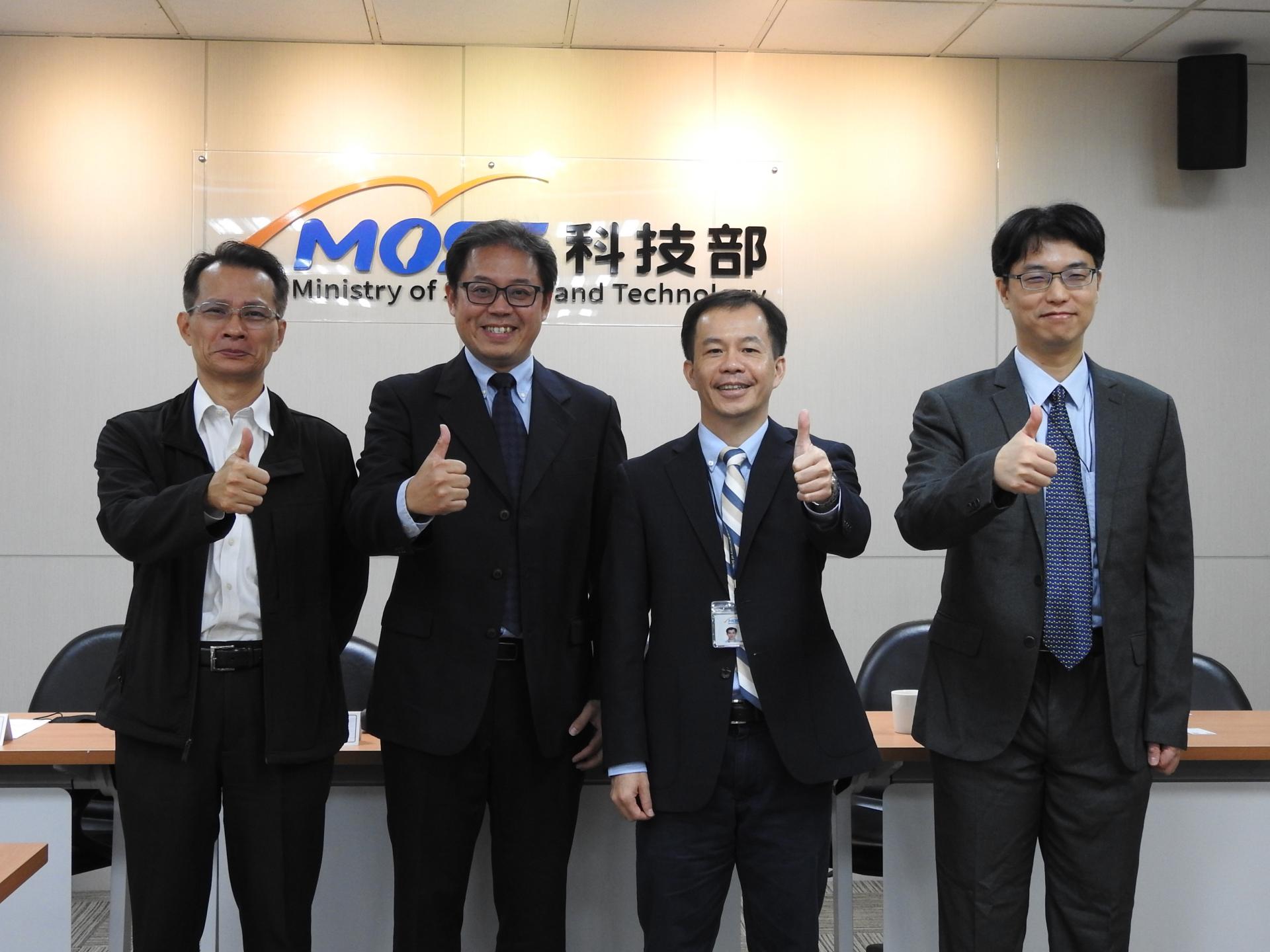 科技部25日發表由國立交通大學團隊研發的「工業物聯網溫控生產預測技術」。  (圖:科技部)
