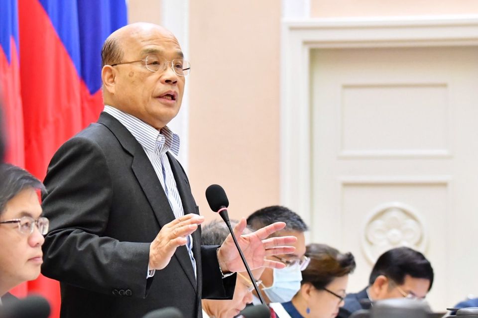 行政院長蘇貞昌裁示，台灣只要1小時，就可以飽覽從海邊到山頂的風景，應該有足夠的條件仿效紐西蘭成為電影拍攝的集中地。(圖：行政院臉書)