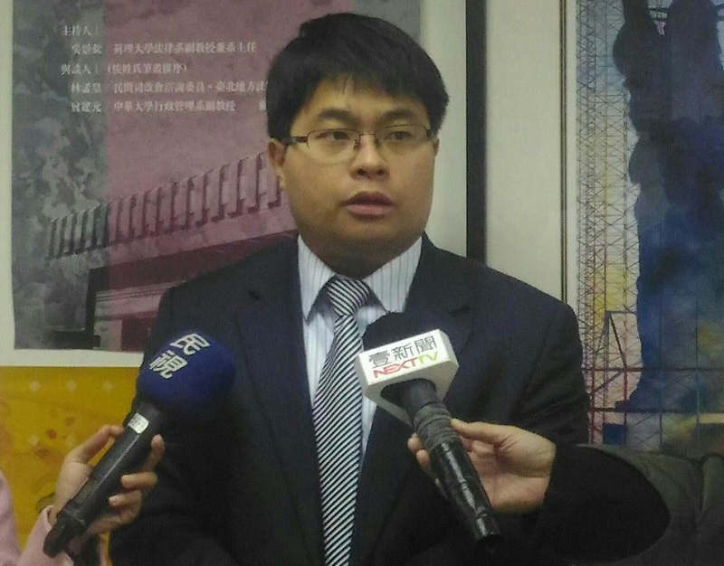 律師黄帝穎今天表示，黃之鋒等人遭判刑，很大的程度是為了在港區國安法實施後、達到「殺雞儆猴」的目的。(圖：黄帝穎律師臉書)