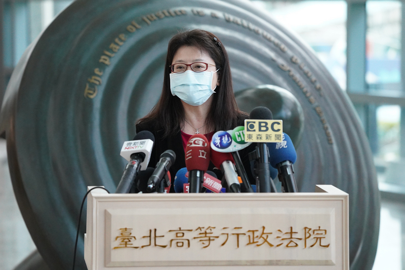 國家通訊傳播委員會（NCC）11月18日決議對中天新聞台「不予換照」，中天電視公司不服，向台北高等行政法院聲請假處分。台北高等行政法院7日駁回聲請，發言人程怡怡（圖）說明駁回理由包含原處分未對中天造成重大損害或急迫危險。(圖:中央社)