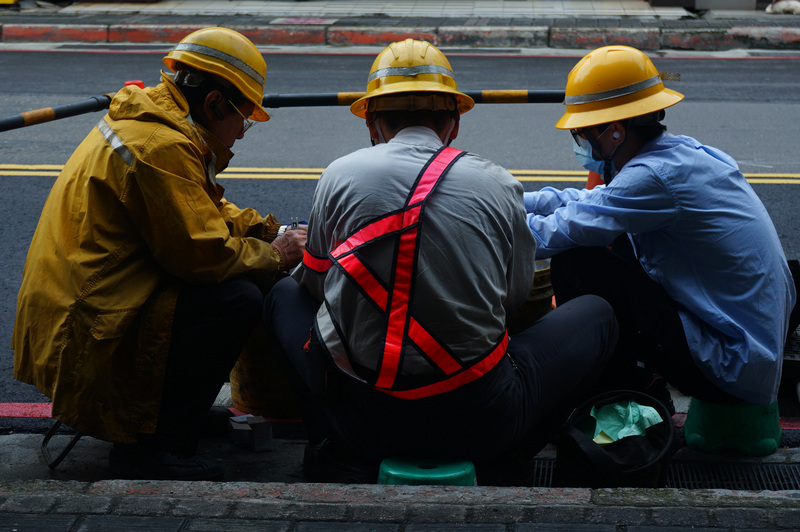 圖為工作中的勞工。示意圖。(資料照片/CNA)
