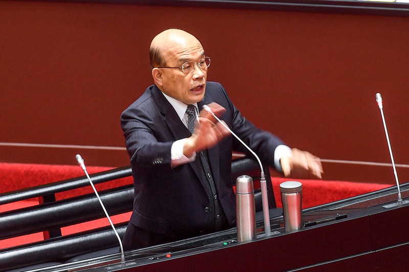 蘇貞昌重申他一定會維護國民的健康，也要讓台灣走得出去做國際貿易。(圖：中央社)