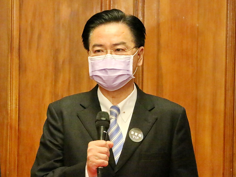 針對美國國會通過NDAA 2021，外交部長吳釗燮12日在台北賓館受訪表示感謝，但強調但是國防是我們自己的責任 (央廣記者王照坤 攝)