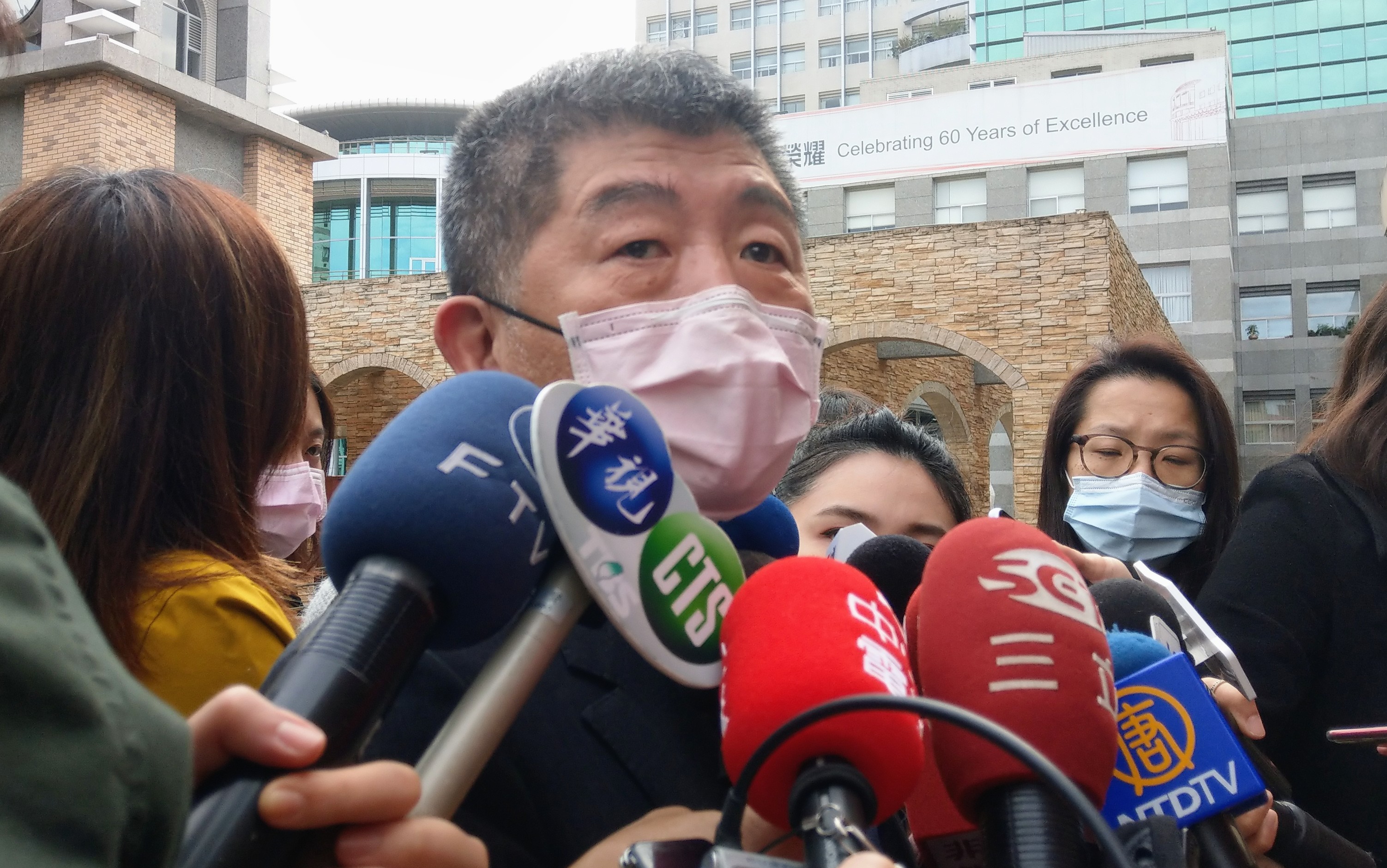 印尼移工2週禁令將屆，衛福部長陳時中表示，為因應最迫切需要，考慮之後有條件稍微開放。(歐陽夢萍 攝)