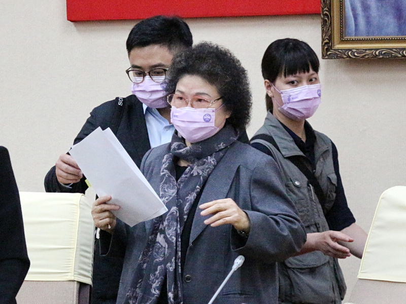 監察院長陳菊(中)28日主持監察院年度巡察行政院後記者會 (央廣記者王照坤 攝)