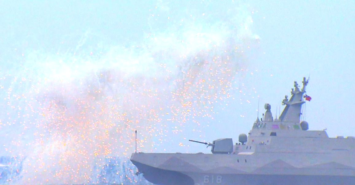 勇敢挺進2021！ 國防部「守護」影片惕勵三軍。(國防部提供)