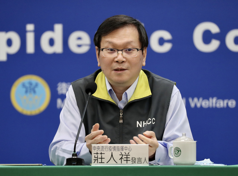 越南疑有一名武漢肺炎境外移入與台灣有關，中央流行疫情指揮中心發言人莊人祥（圖）3日下午在記者會表示，已聯繫越南相關單位，但未獲回覆，調查需要時間，若有進一步消息，會固定在每週三例行記者會公布。(圖：中央社 )