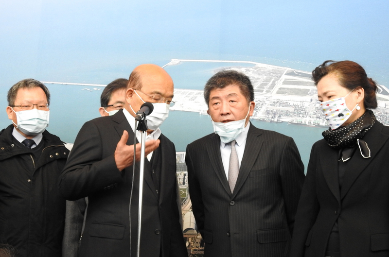 行政院長蘇貞昌4日針對電子圍籬2.0是否侵犯人權問題表示，政府不會侵害個人隱私，政府也沒有要查看個人資訊，而是根據防疫需求的SOP來執行。(圖：中央社)