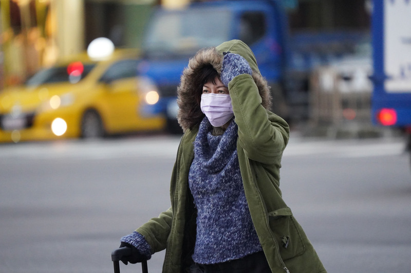 中央氣象局6日表示，7日寒流南下，各地氣溫下降，北部地區有攝氏10度以下氣溫發生的機率。(資料照片/CNA)
