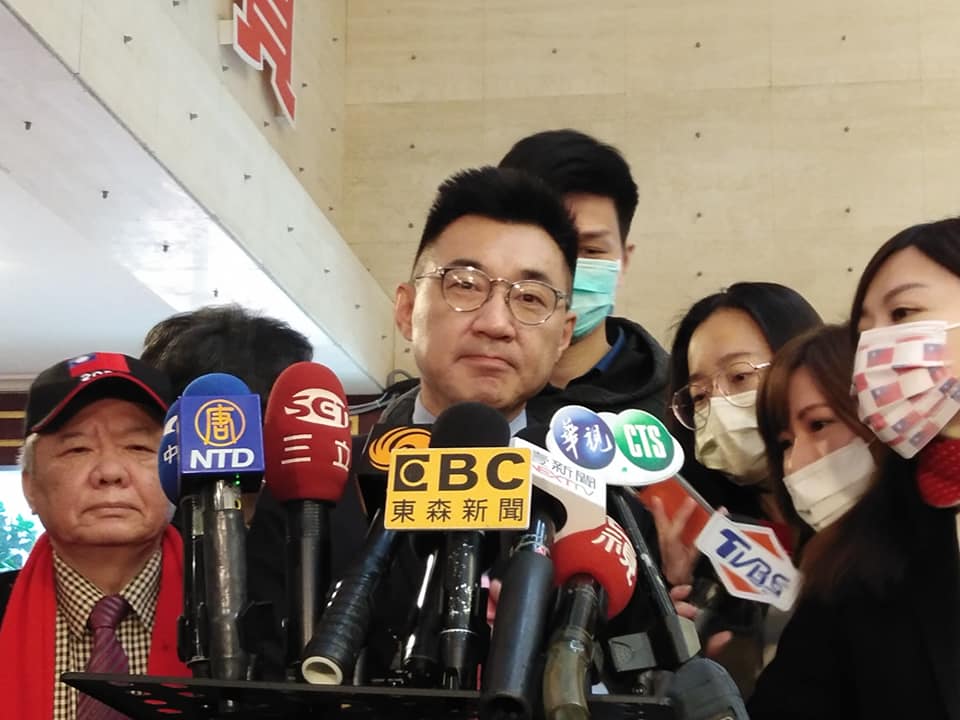 國民黨成立公教警消委員會，被解讀是替黨主席江啟臣布局黨主席選舉。江啟臣標示，經營組織很正常。（王韋婷攝）