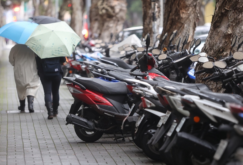 環署新一期機車汰舊補助， 2022年起每輛2千元。（示意圖／中央社）