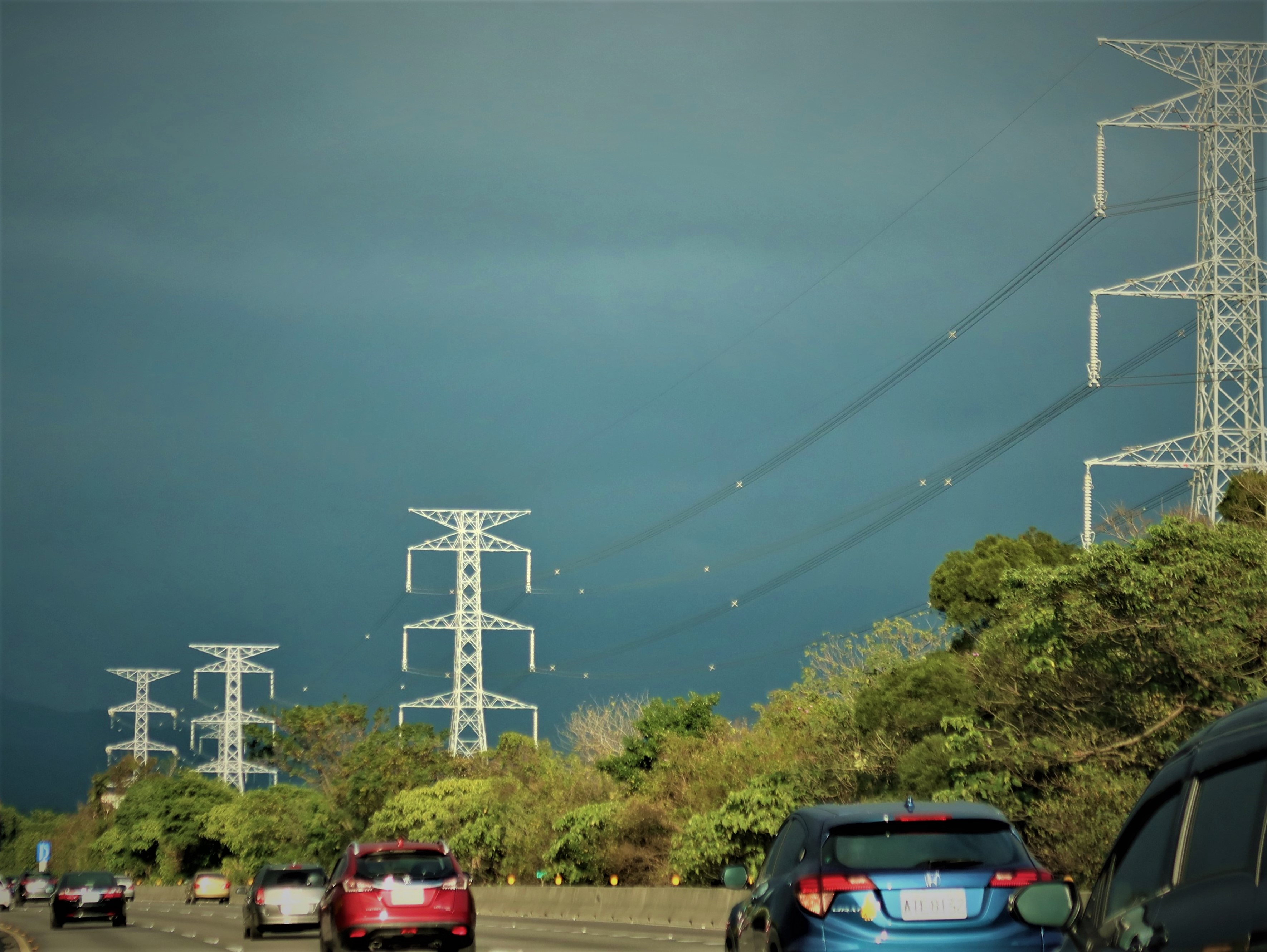 興達電廠事故停機，雙北多區停電。示意圖。圖:沈聰榮攝