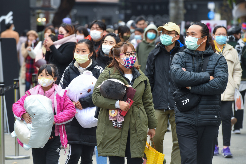 中央氣象局表示，10日白天起寒流減弱，氣溫較9日回升。(圖：中央社)