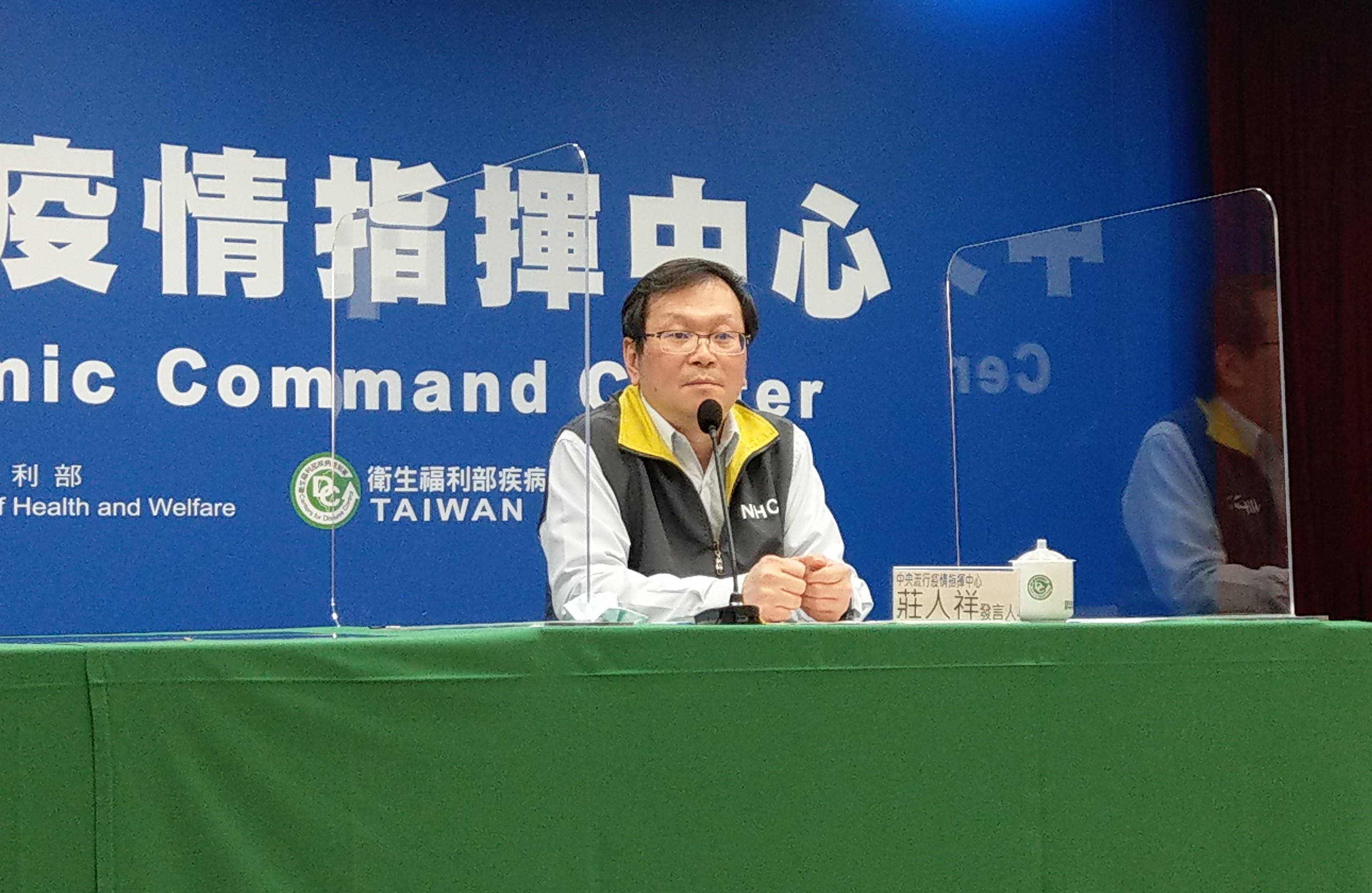 莊人祥11日公布，國內新增一起境外移入家庭群聚感染。(劉品希 攝)