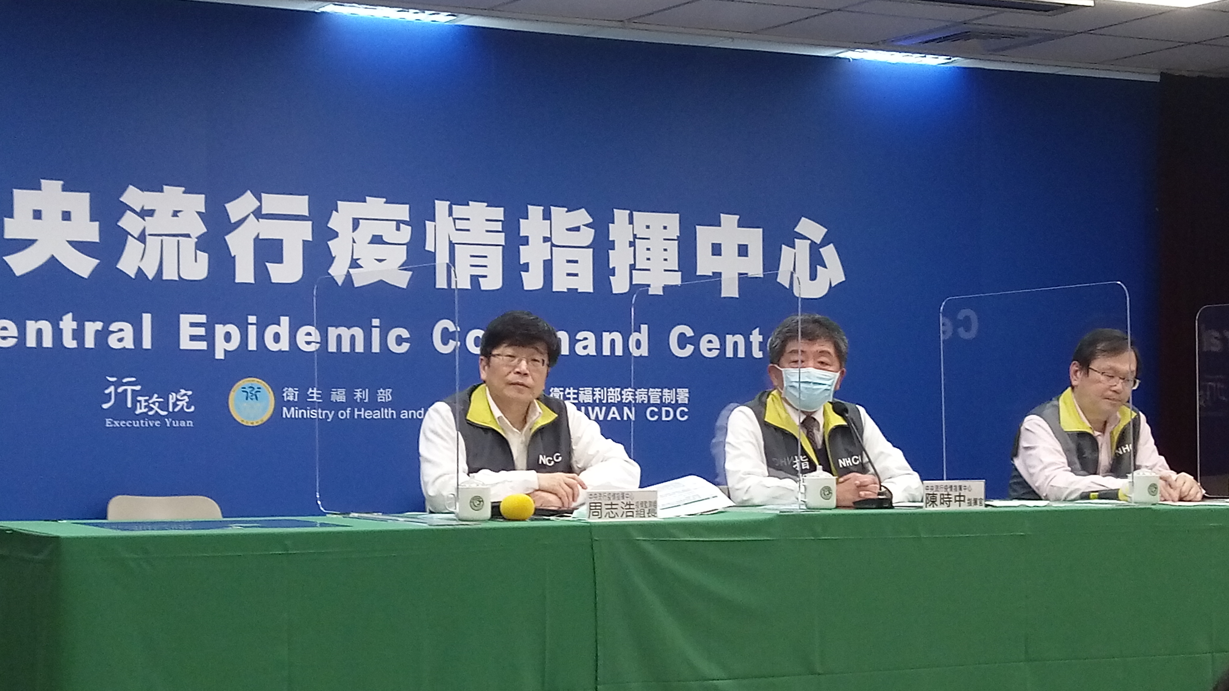 中央流行疫情指揮中心宣布，桃園醫護染疫案再添1名護理師確診。(陳國維 攝)