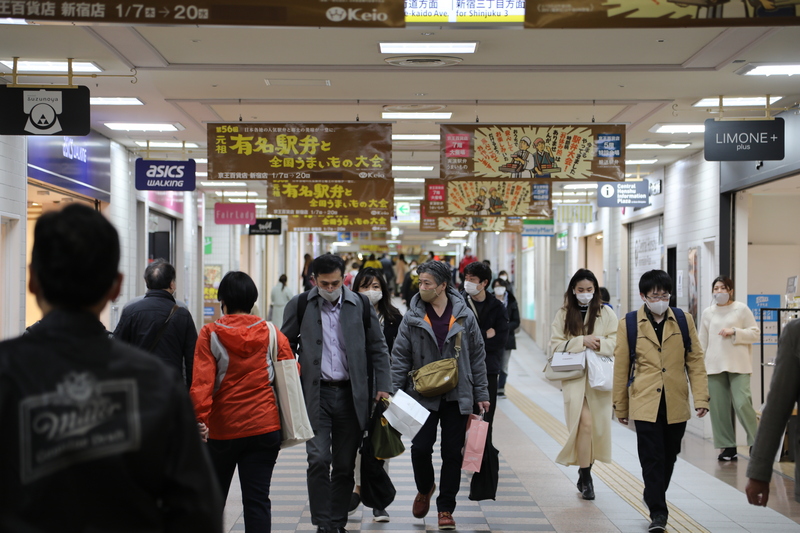 傳日本考慮解除緊急事態宣言，奧運前仍維持管制。 (圖：中央社)