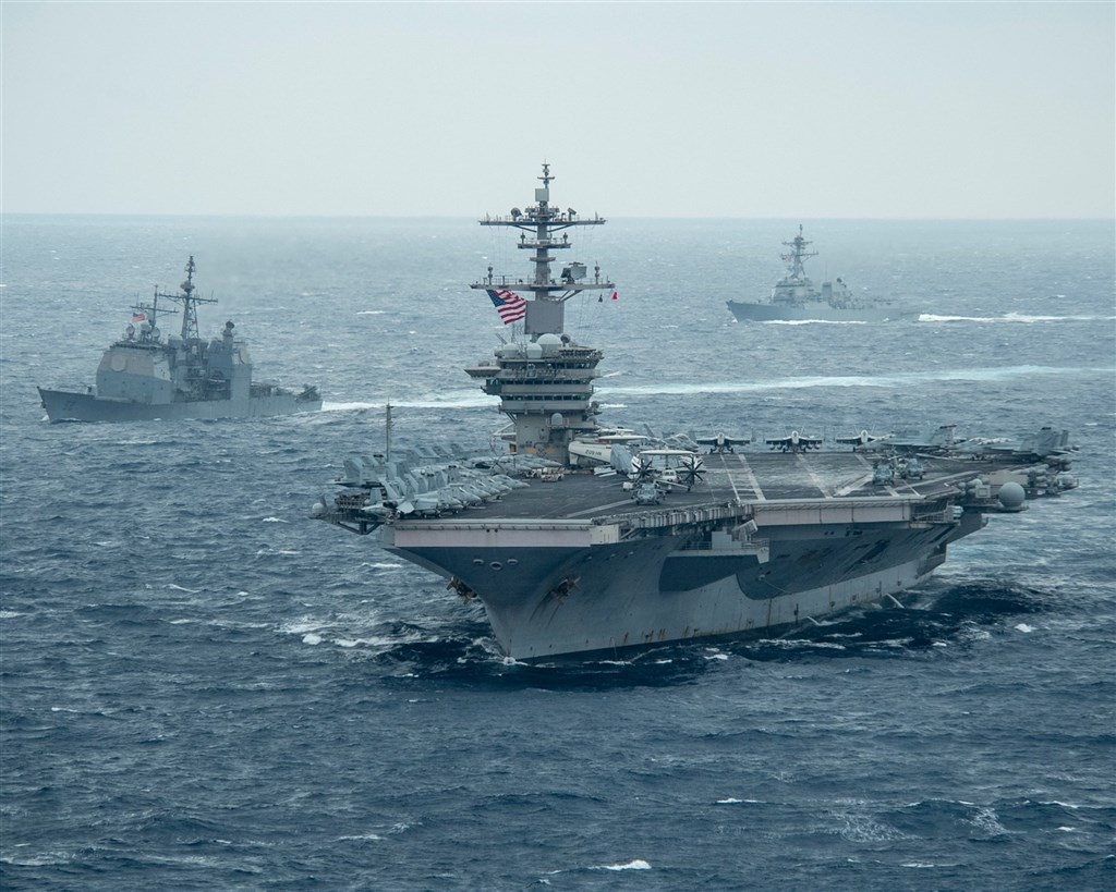 羅斯福號航空母艦打擊群23日進入南海。(臉書)