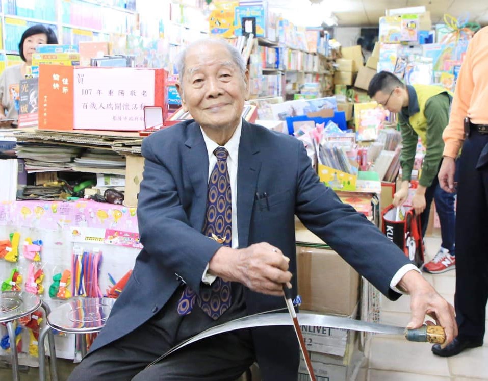 基隆自立書店創辦人陳上惠。(圖:林右昌臉書)