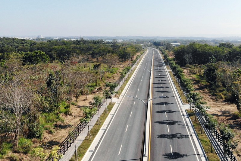 台南市歸仁區沙崙綠能科學城2條聯外道路25日通車，盼促進台南產業發展，帶動地方經濟。（台南市政府提供） (圖：中央社)
