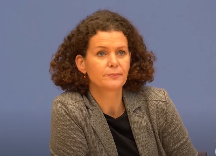 德國外交部發言人阿德巴赫(Maria Adebahr)強調，對台政策不變。(截取直播畫面)
