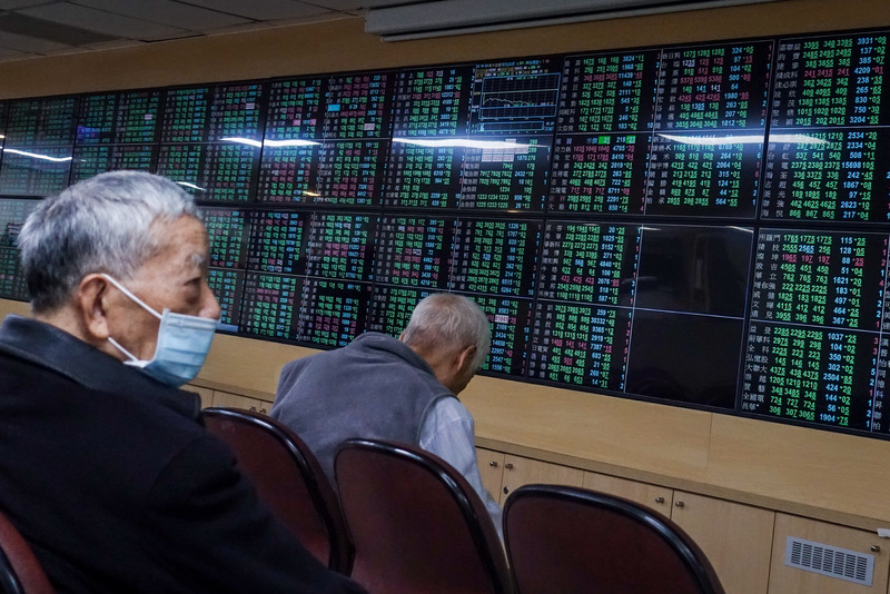 台股一度重挫逾400點。 (圖：中央社)