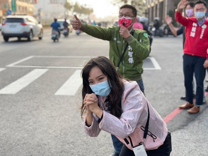 高雄市議員黃捷挺過罷免，喊話盼為個人利益與政黨算計的事到鳳山為止。(黃捷臉書)