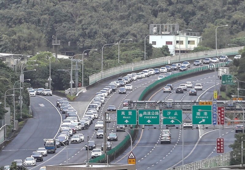 交通部高公局表示，大年初三國5部分南向車流大致正常。 (資料照 / 圖：中央社)