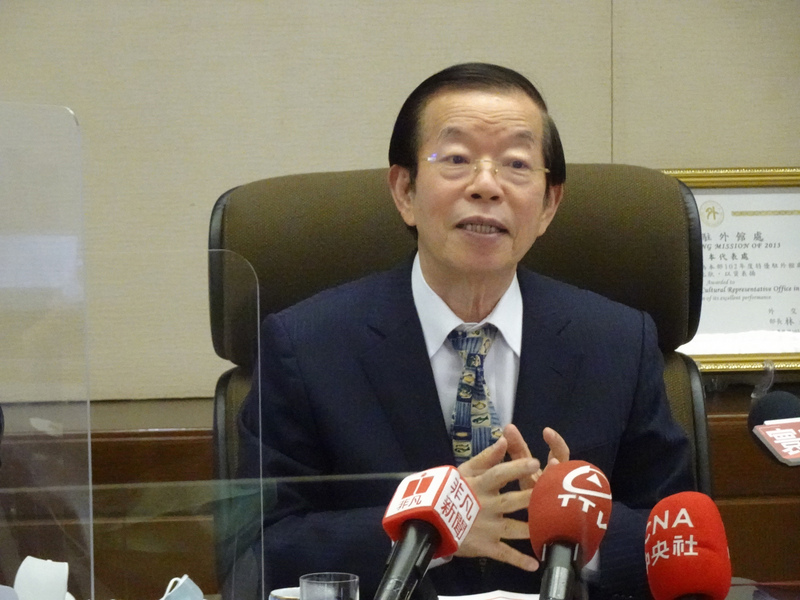 駐日代表謝長廷27日在臉書表示，或許可考慮在日本28座東京奧運台灣選手接待城的小學營養午餐提供鳳梨做宣傳。 (資料照／中央社)