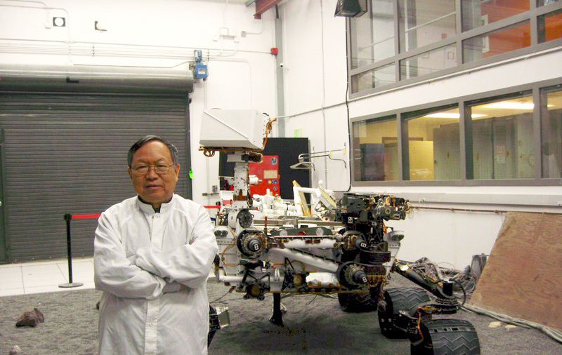 來自台灣的電機博士劉登凱服務於美國國家航空暨太空總署（NASA）噴射推進實驗室（JPL），自1997年以來參與了5次火星探測任務，設計太空船電子裝置。（劉登凱提供） (圖：中央社)