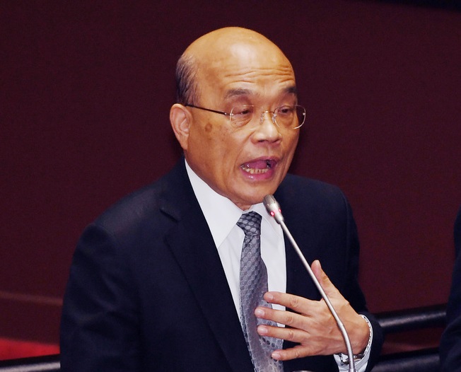 行政院長蘇貞昌26日在立法院備詢時表示，「疫苗不足我不搶，沒人敢打我率先。」(圖：中央社)