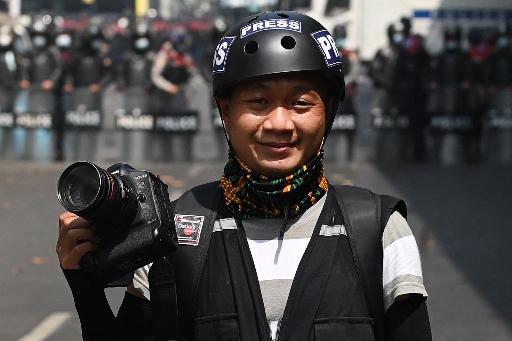 美聯社攝影記者登佐(Thein Zaw)。 (AFP)